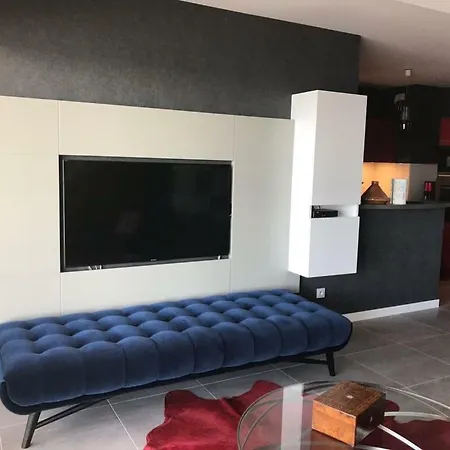 T3 - Face Apartment